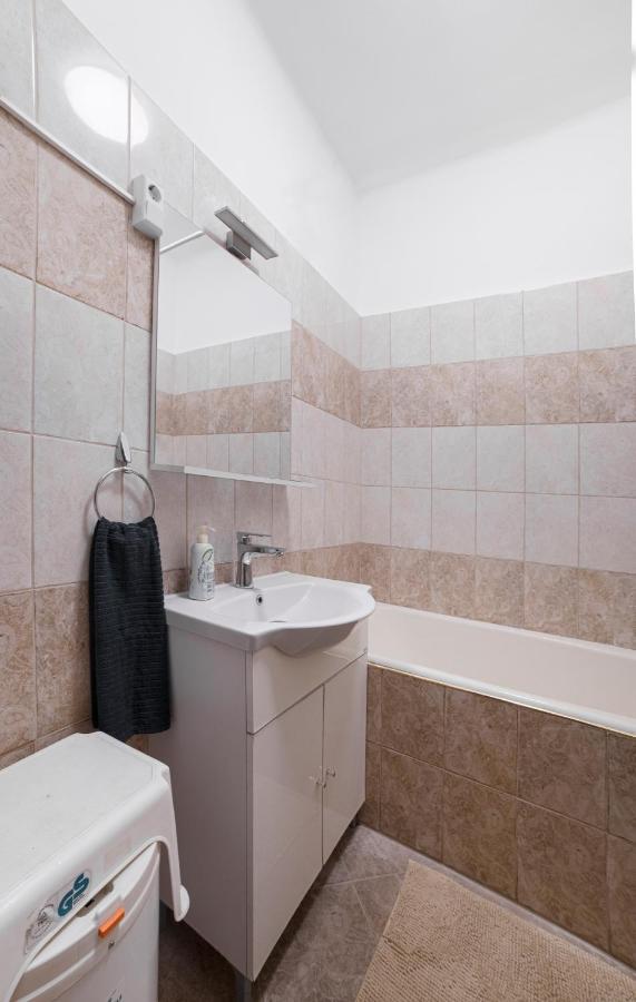 Koroesi Apartman Pécs Exterior foto
