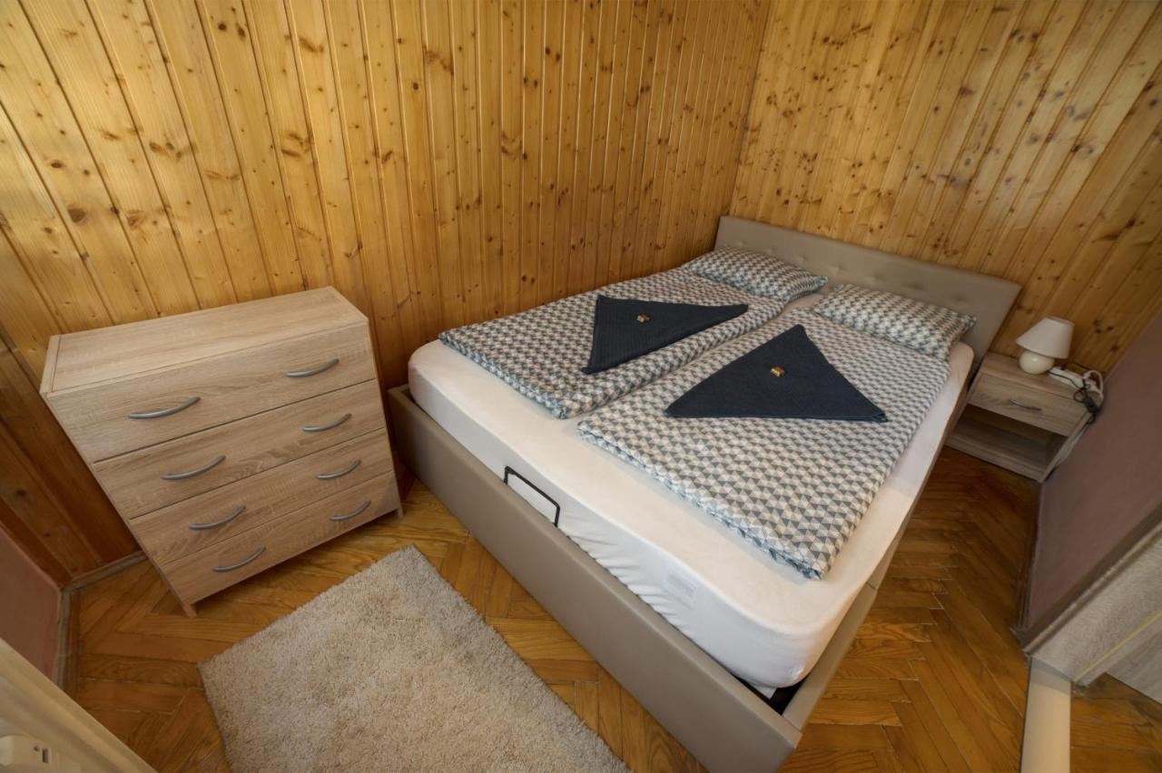 Koroesi Apartman Pécs Exterior foto