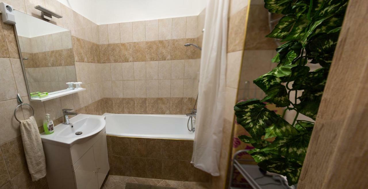 Koroesi Apartman Pécs Exterior foto